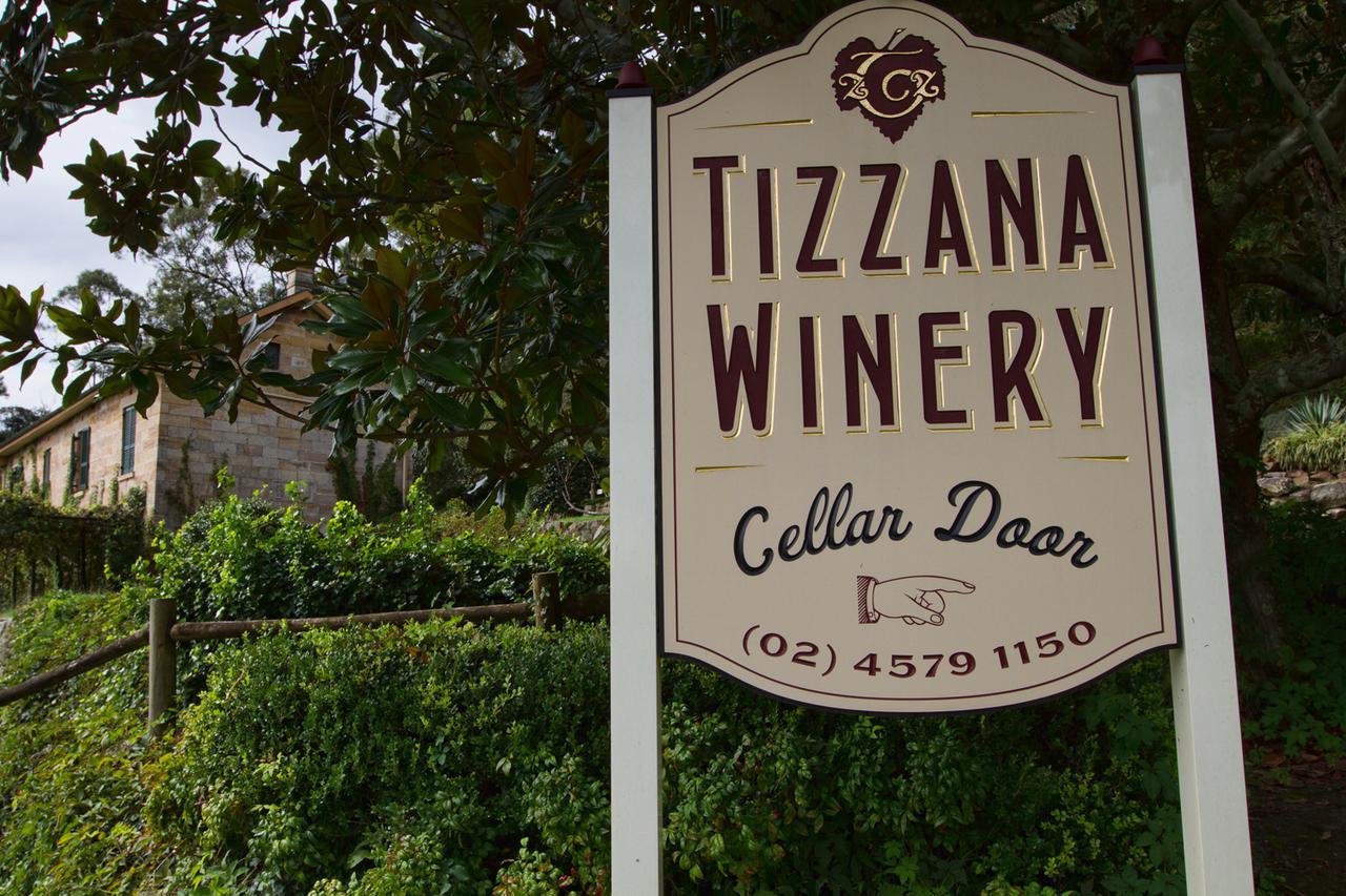 Tizzana Winery Bed And Breakfast Sackville Reach Exterior photo